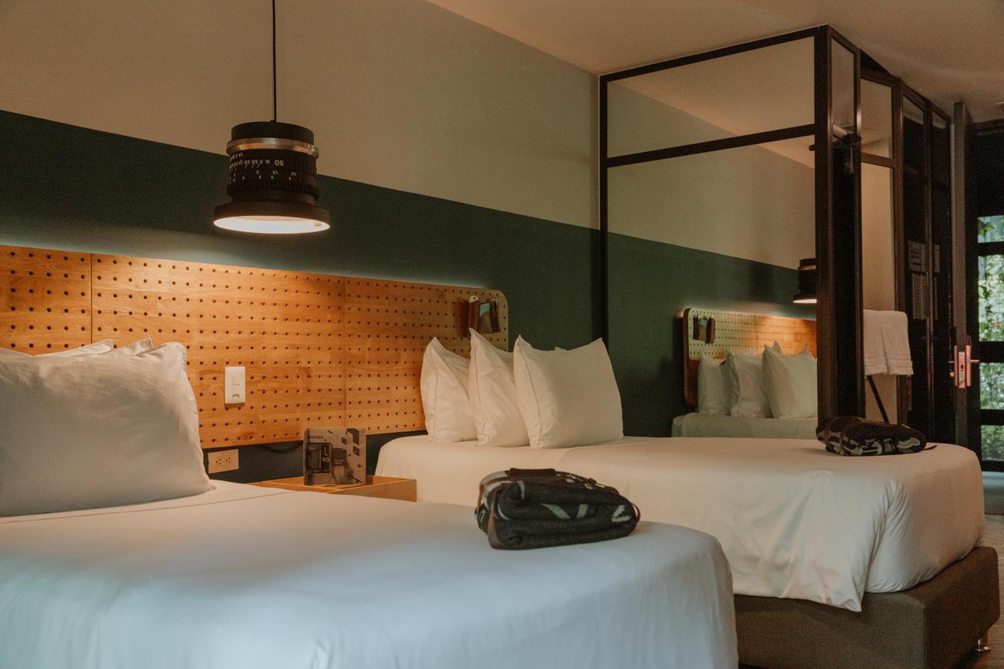 The Click Clack Hotel Medellín Zewnętrze zdjęcie A room at the Hotel 1728