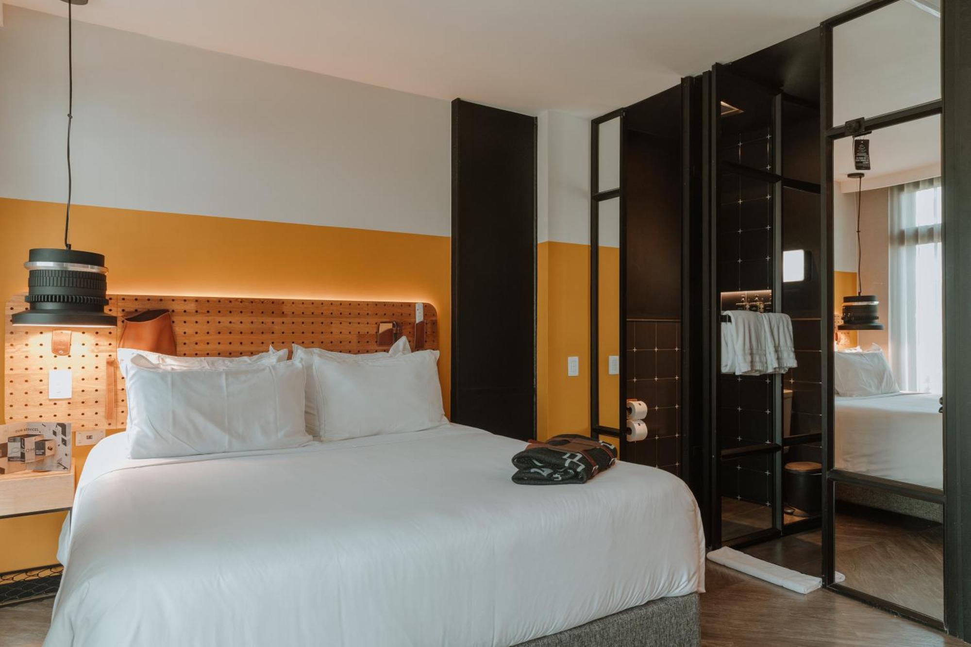 The Click Clack Hotel Medellín Zewnętrze zdjęcie A room at the hotel