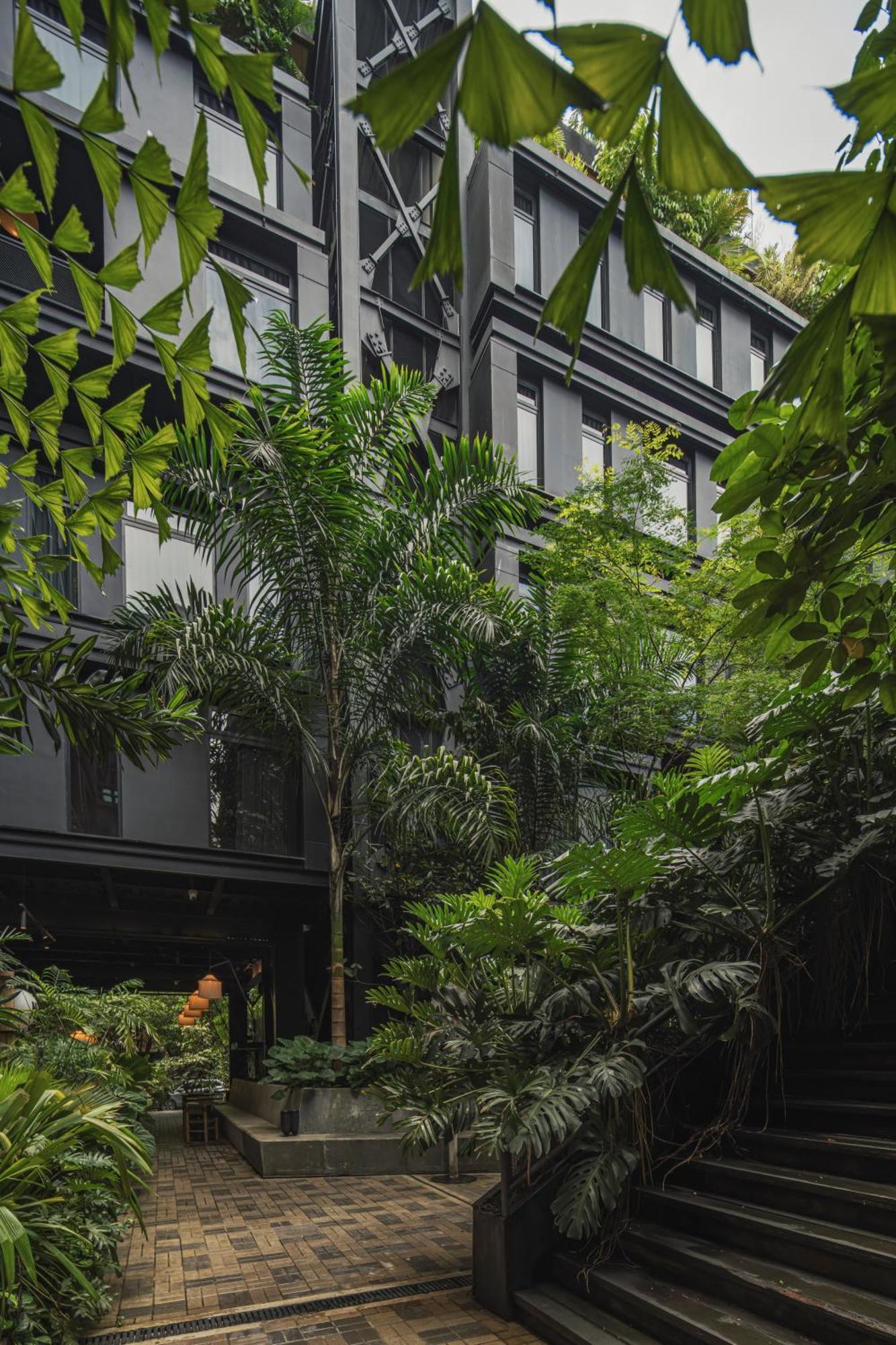 The Click Clack Hotel Medellín Zewnętrze zdjęcie The interior courtyard of the building